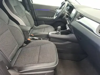 Photo 8 Renault Captur  E-Tech full hybrid 145