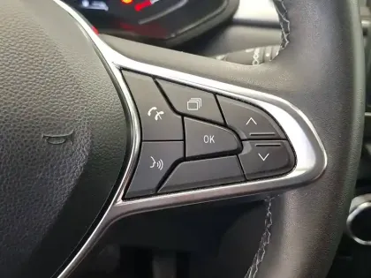 Photo 33 Renault Captur  E-Tech full hybrid 145