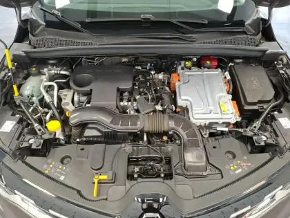 Photo 12 Renault Captur  E-Tech full hybrid 145