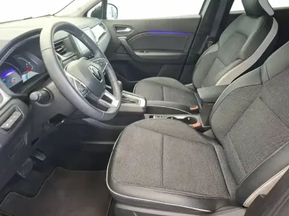 Photo 11 Renault Captur  E-Tech full hybrid 145