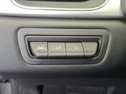 Photo 34 Renault Captur  E-Tech full hybrid 145