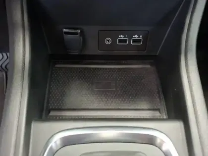 Photo 24 Renault Captur  E-Tech full hybrid 145