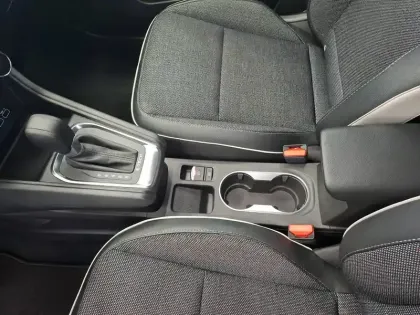 Photo 21 Renault Captur  E-Tech full hybrid 145