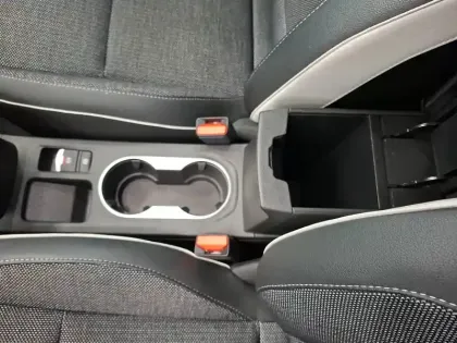 Photo 23 Renault Captur  E-Tech full hybrid 145