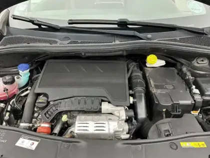 Photo 45 Peugeot 2008  1.2 PureTech 130ch S&S BVM6