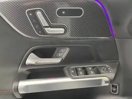 Photo 27 Mercedes GLB  200 7G-DCT