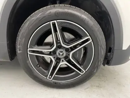 Photo 12 Mercedes GLB  200 7G-DCT