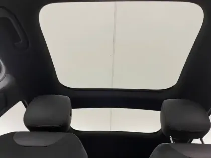 Photo 23 Mercedes GLB  200 7G-DCT