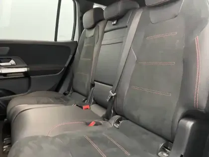 Photo 15 Mercedes GLB  200 7G-DCT