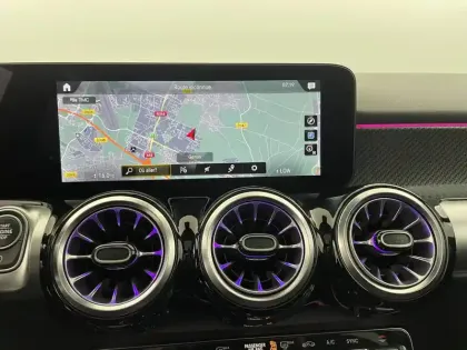 Photo 20 Mercedes GLB  200 7G-DCT