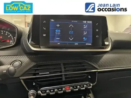 Photo 18 Peugeot 2008  PureTech 130 S&S EAT8