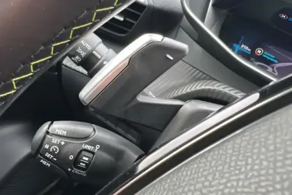 Photo 22 Peugeot 2008  PureTech 130 S&S EAT8