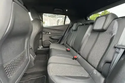 Photo 9 Peugeot 2008  PureTech 130 S&S EAT8