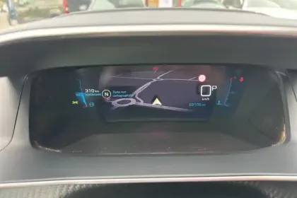 Photo 14 Peugeot 2008  PureTech 130 S&S EAT8