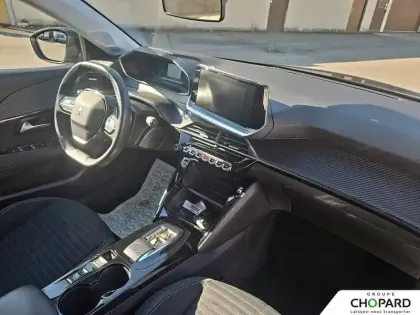 Photo 12 Peugeot 208  Electrique 50 kWh 136ch