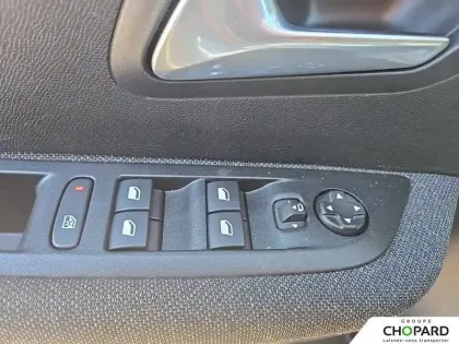 Photo 23 Peugeot 208  Electrique 50 kWh 136ch