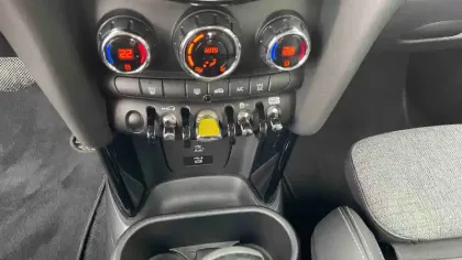 Photo 8 Mini Mini Hatch 3 Portes Cooper SE 184 ch