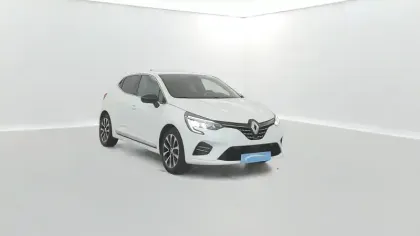 Photo 16 Renault Clio  E-Tech hybride 145