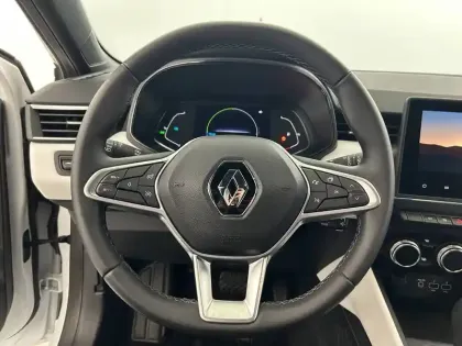 Photo 23 Renault Clio  E-Tech hybride 145