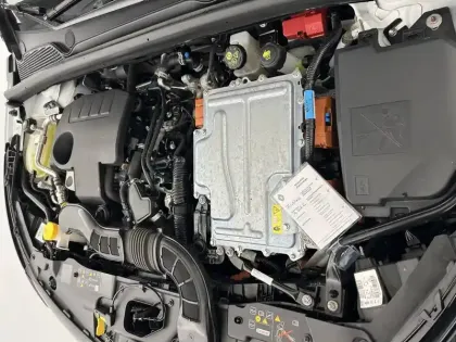 Photo 35 Renault Clio  E-Tech hybride 145