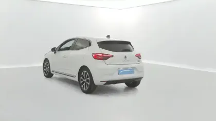 Photo 11 Renault Clio  E-Tech hybride 145
