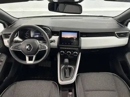 Photo 37 Renault Clio  E-Tech hybride 145