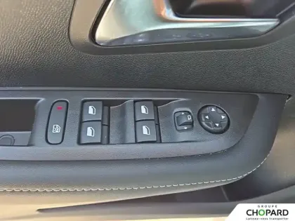 Photo 23 Peugeot 208  Hybrid 100 e-DCS6