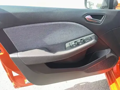 Photo 10 Renault Clio  E-Tech full hybrid 145