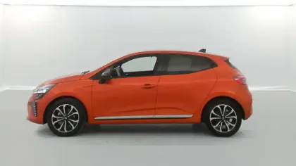 Photo 21 Renault Clio  E-Tech full hybrid 145