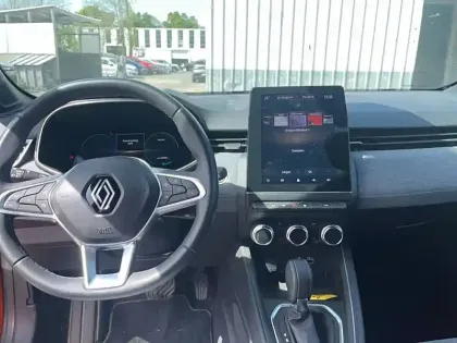 Photo 9 Renault Clio  E-Tech full hybrid 145