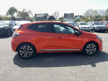 Photo 5 Renault Clio  E-Tech full hybrid 145