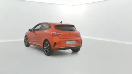 Photo 22 Renault Clio  E-Tech full hybrid 145