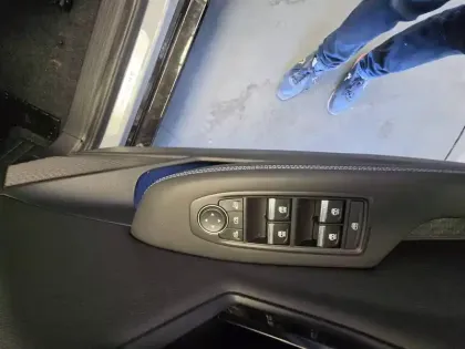 Photo 14 Renault Megane  E-Tech 220 ch autonomie confort