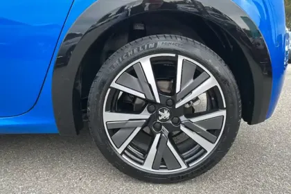 Photo 27 Peugeot 208  PureTech 100 S&S EAT8