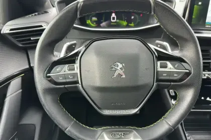 Photo 13 Peugeot 208  PureTech 100 S&S EAT8