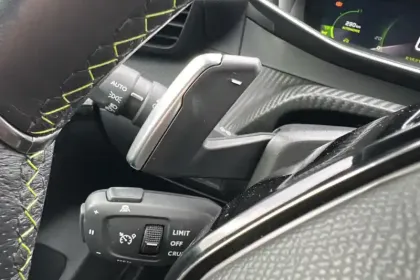 Photo 22 Peugeot 208  PureTech 100 S&S EAT8