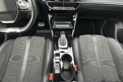 Photo 19 Peugeot 208  PureTech 100 S&S EAT8