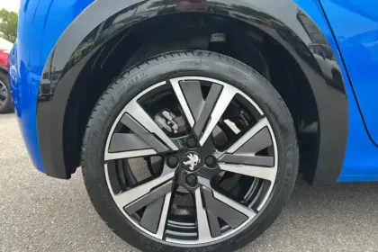 Photo 30 Peugeot 208  PureTech 100 S&S EAT8