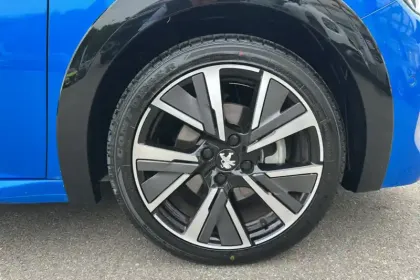 Photo 29 Peugeot 208  PureTech 100 S&S EAT8