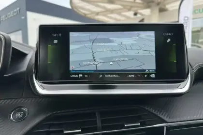 Photo 15 Peugeot 208  PureTech 100 S&S EAT8