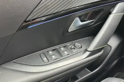 Photo 20 Peugeot 208  Hybrid 110 e-DCS6