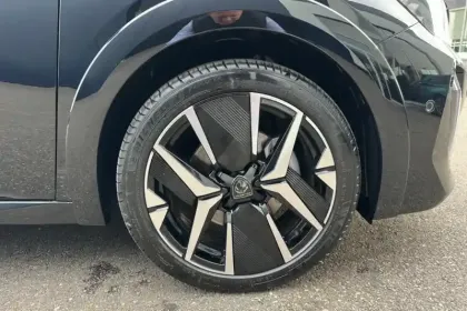 Photo 28 Peugeot 208  Hybrid 110 e-DCS6