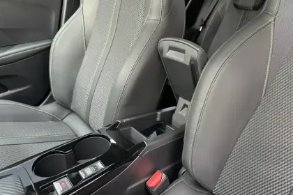 Photo 24 Peugeot 208  Hybrid 110 e-DCS6