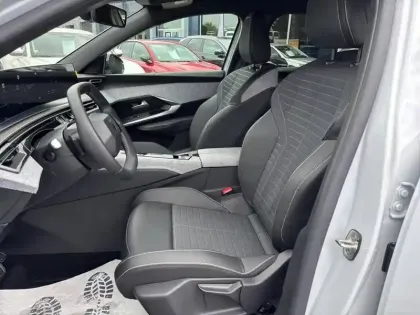 Photo 6 Peugeot 3008  Hybrid 145 e-DCS6