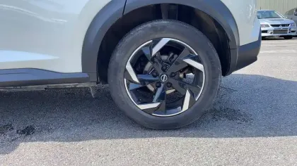 Photo 35 Nissan Juke  HYBRID 143