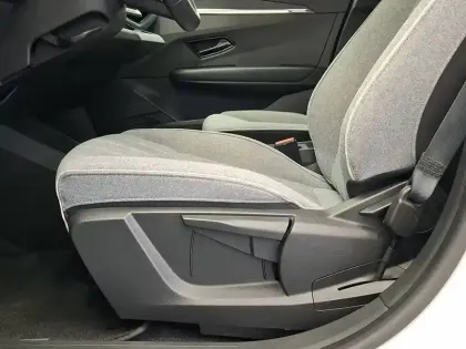 Photo 27 Renault Megane  E-Tech EV40 130ch standard charge