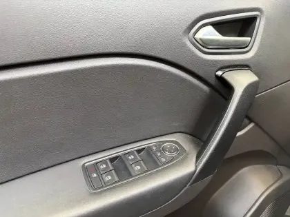 Photo 33 Renault Captur  Blue dCi 115 EDC