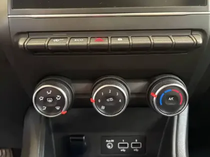 Photo 11 Renault Captur  Blue dCi 115 EDC