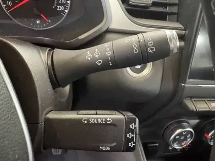 Photo 38 Renault Captur  Blue dCi 115 EDC