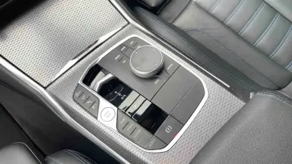 Photo 9 BMW Serie 3 330e 292 ch BVA8